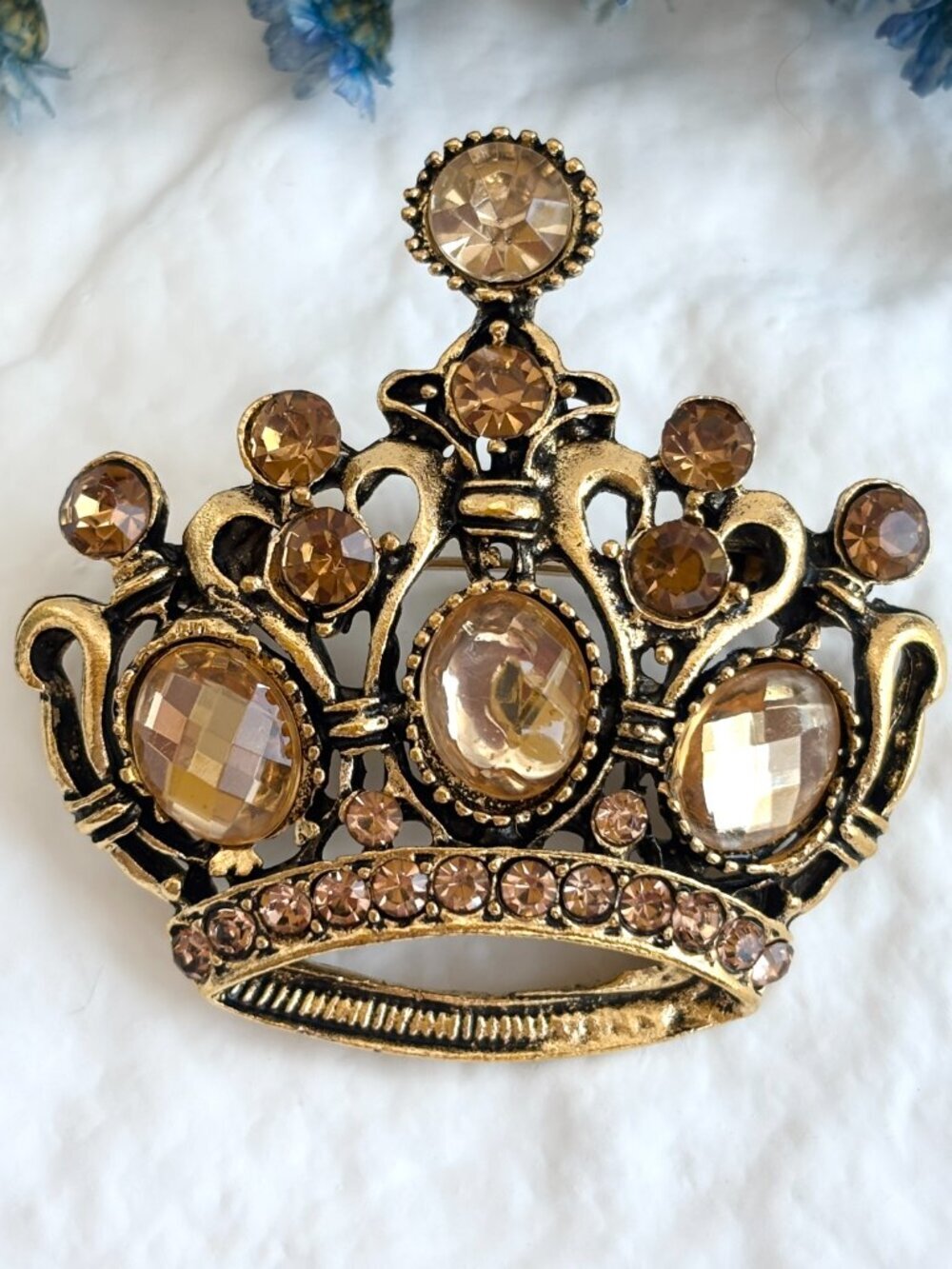 Crown Shaped Champagne Rhinestone Gold Toned Vintage Inspired Brooch | Pin - Picture 3 of 14